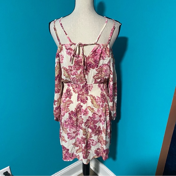 E Old Navy M Pink Floral Print Smocked Waist Cold Shoulder Cutout Mini Dress - Picture 6 of 7